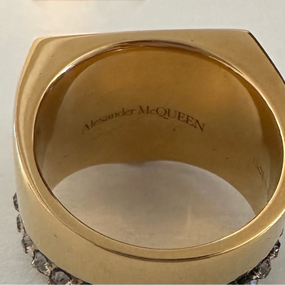 Alexander McQueen McQueen Graffiti crystal-embellished ring - Picture 13 of 14